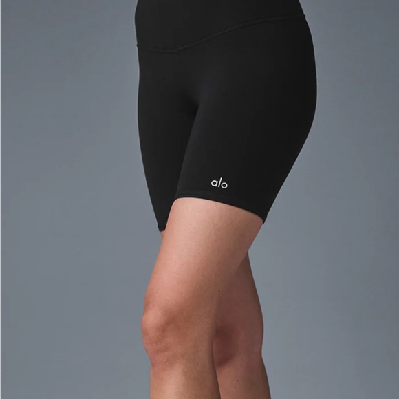 ALO Yoga Black Bike Shorts - Picture 4 of 4